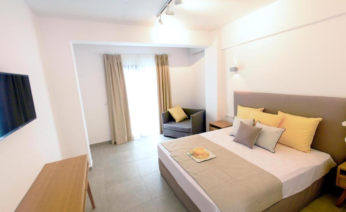 Stavros Beach Hotel Esterno foto