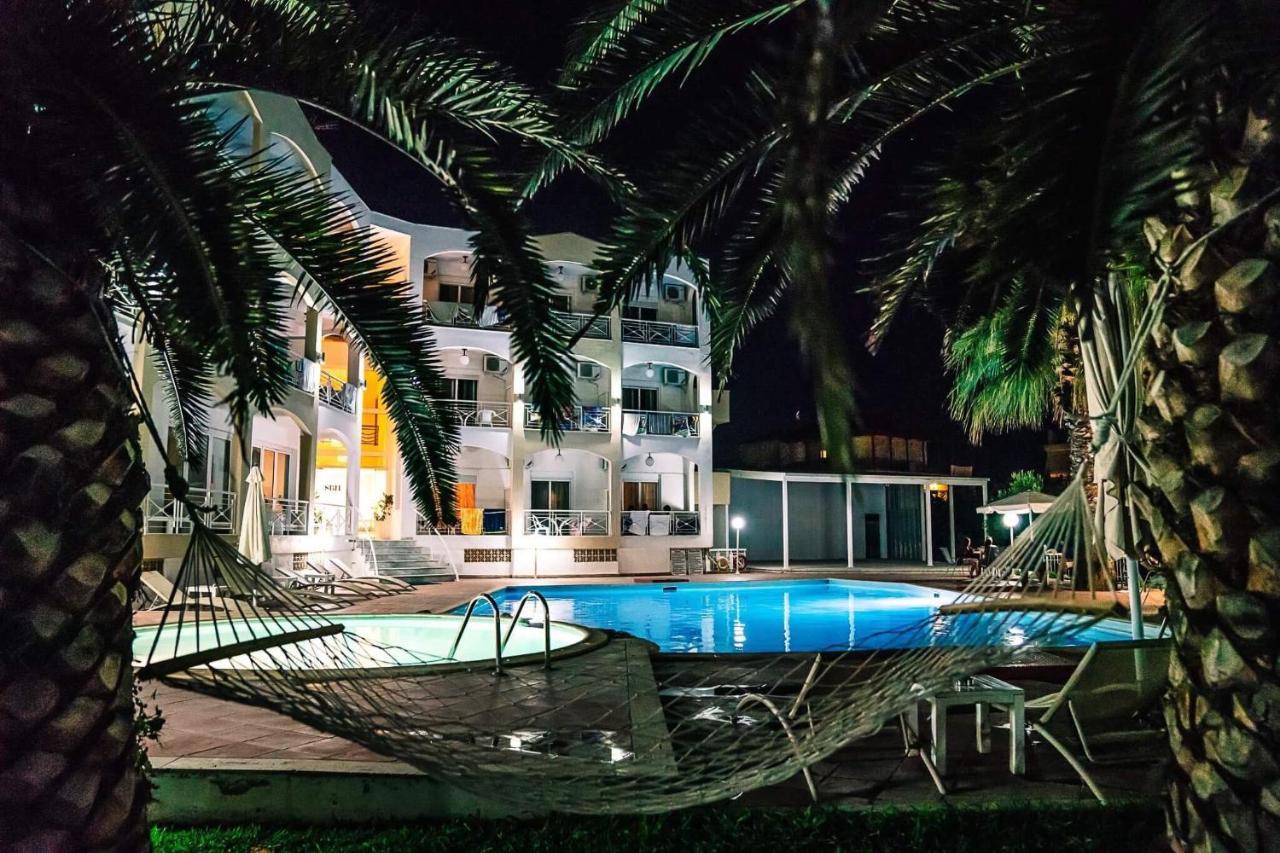 Stavros Beach Hotel Esterno foto